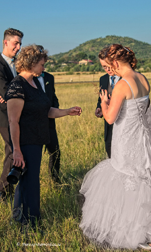 photographer whooting a wedding